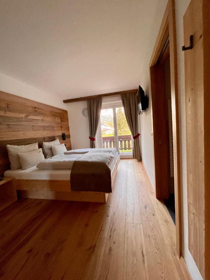 Garni Bergblick Hotel Braies  Exterior photo